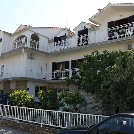 Apartments And Rooms With Parking Space Vodice - 6260 Guest house