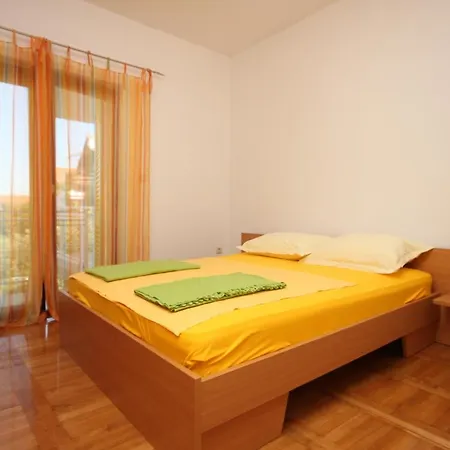 Guest house Apartments And Rooms With Parking Space Vodice - 6260