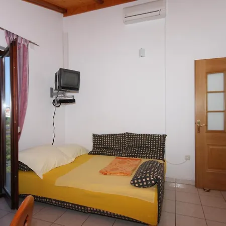 And With Parking Space - 6260 Affittacamere Vodice