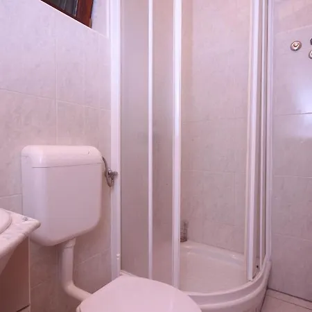 Apartments And Rooms With Parking Space Vodice - 6260 3*