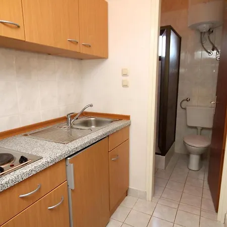 Apartments And Rooms With Parking Space Vodice - 6260