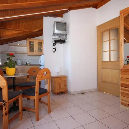 Gasthuis And With Parking Space - 6260 Vodice