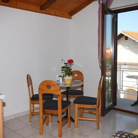 And With Parking Space - 6260 3* Vodice