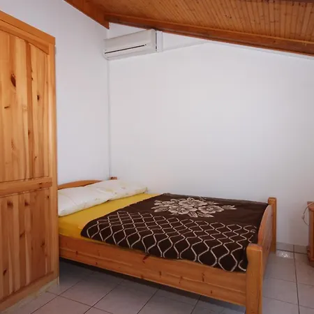 Apartments And Rooms With Parking Space Vodice - 6260 Guest house