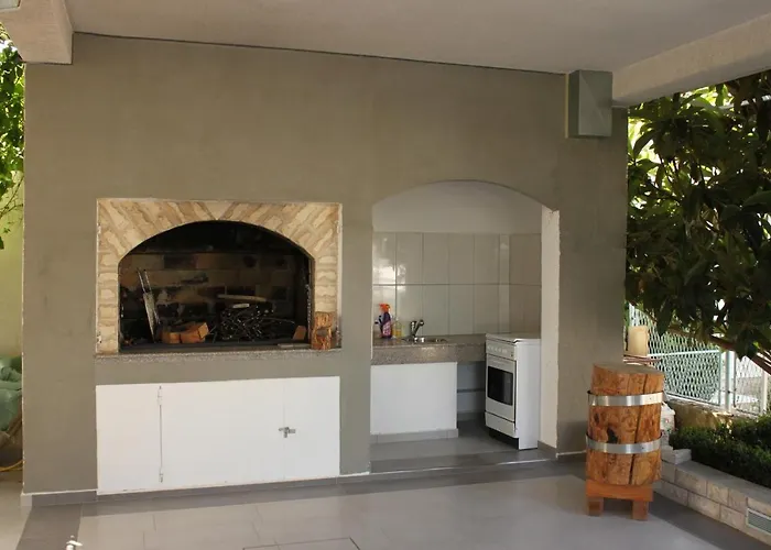 And With Parking Space - 6260 ゲストハウス ヴォディツェ