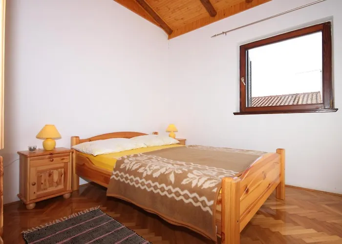 Gasthuis And With Parking Space - 6260 Vodice