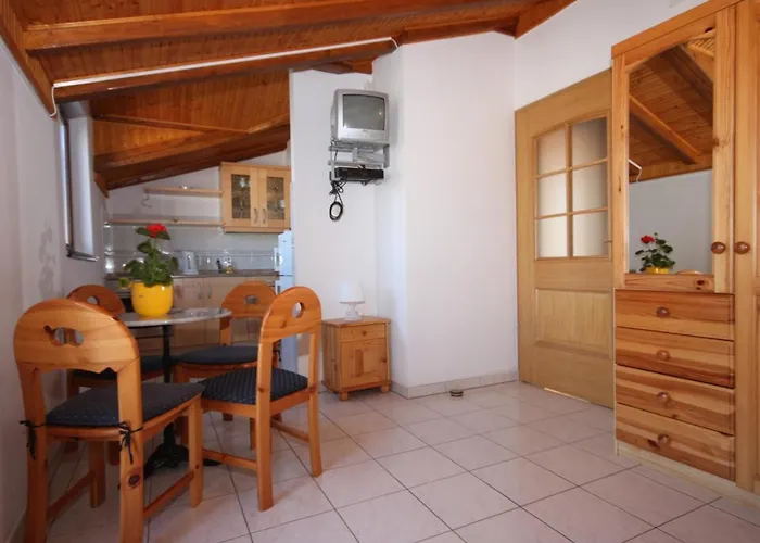 Gasthuis And With Parking Space - 6260 Vodice